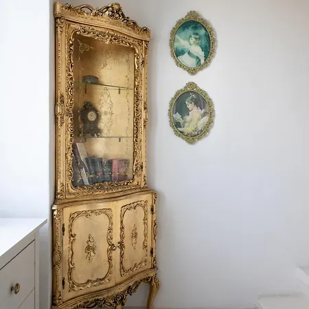 Ivory With Maltese Balcony In Valletta * إيل فورجانا